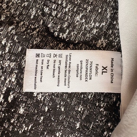 Lululemon Athletica Light Gray Sports Bra - Picture 2 of 6